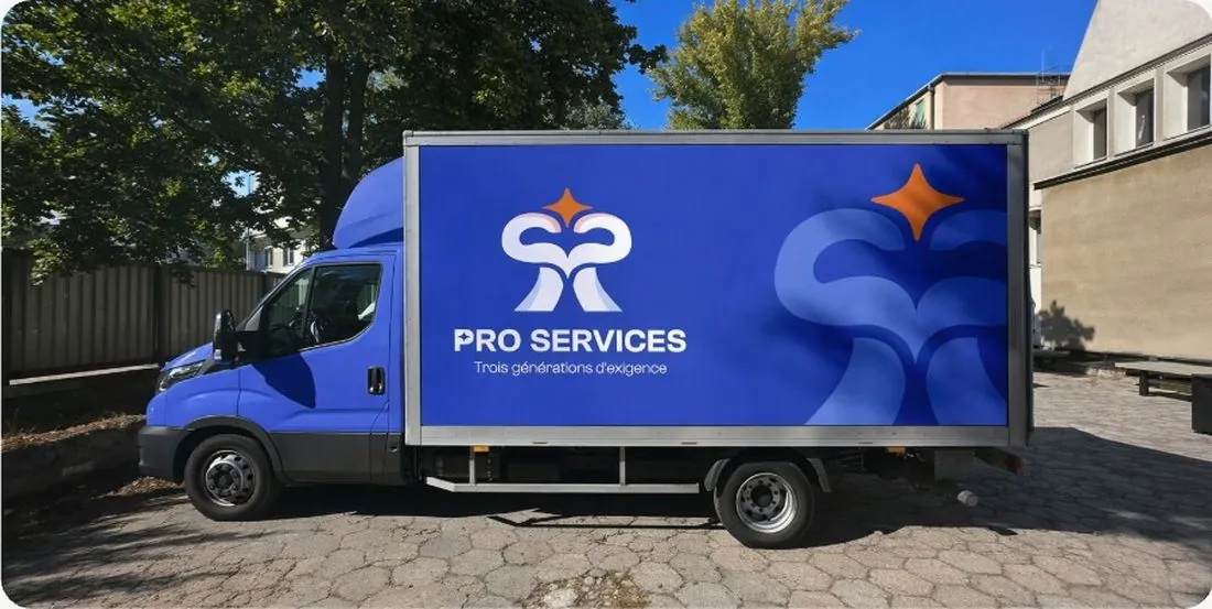 Identité visuelle Pro Services sur camion floqué